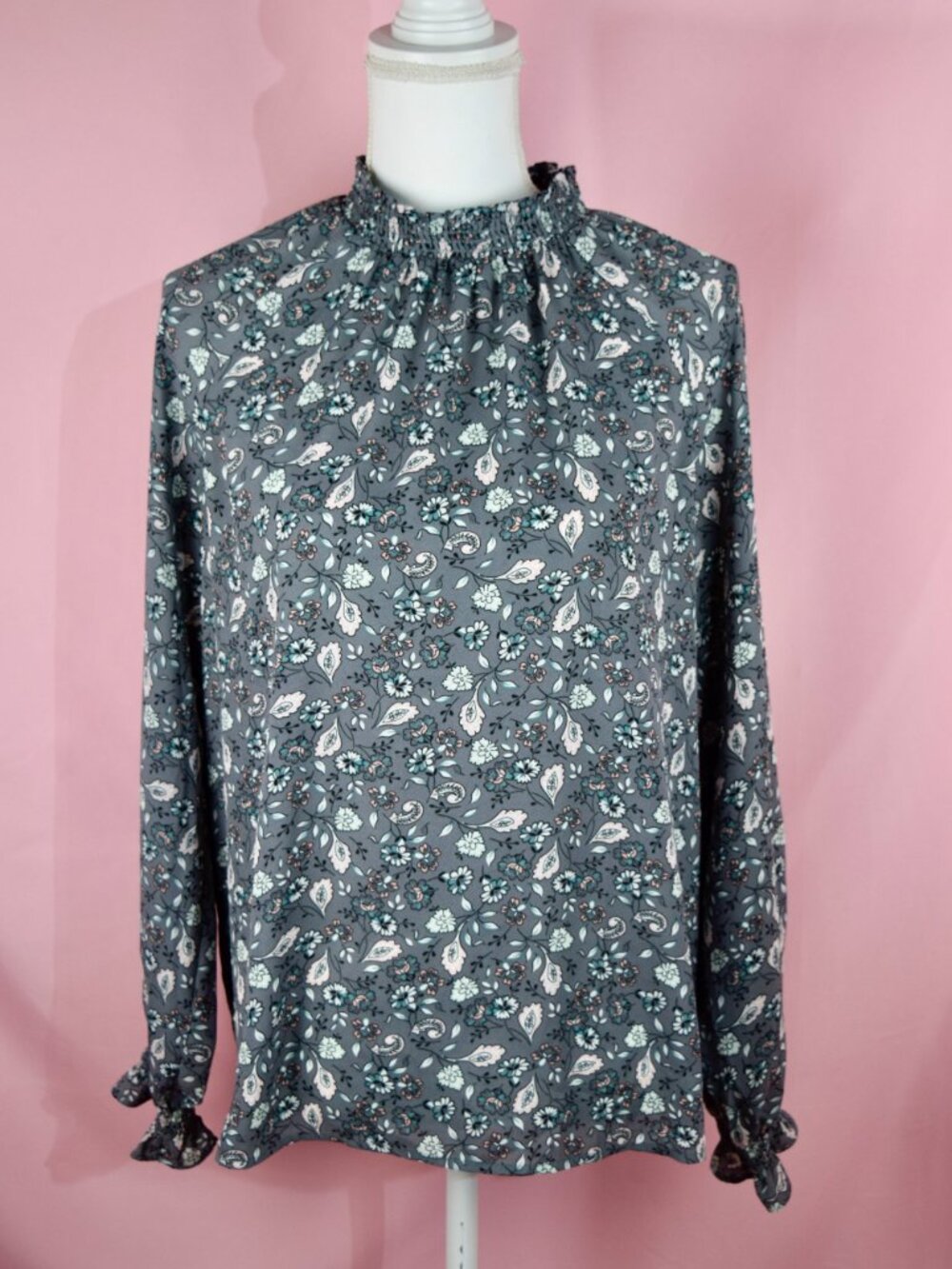 LOFT Grey Floral High-Neck Smocked Cuff Blouse | Size M